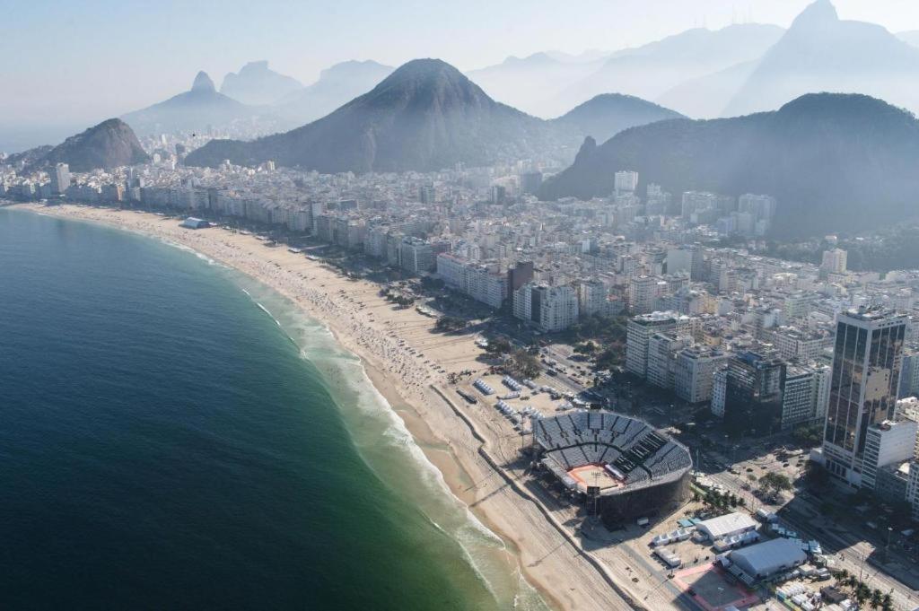 Studio Completo Na Praia De Copacabana Com Ar, Wifi, Netflix, Ate 4 Pessoas, Fundos Claro E Silencioso, Pauloangerami Pj135 ريو دي جانيرو المظهر الخارجي الصورة
